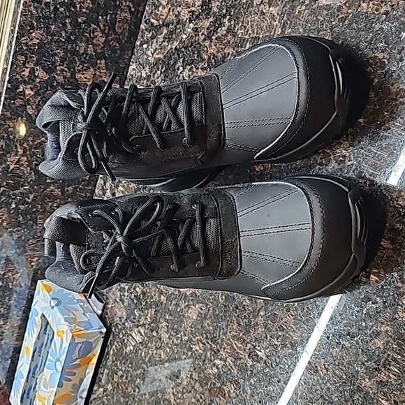 Ugg Emmitt Duck Boot - Picture 4 of 5